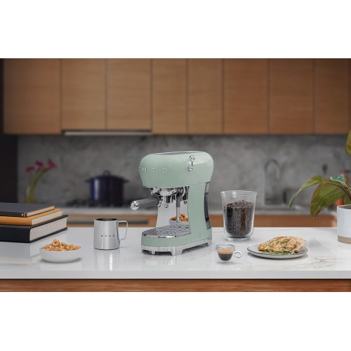 Кофемашина Smeg ECF02PGEU в Краснодаре