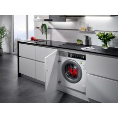 Стиральная машина AEG L8FBE48SI